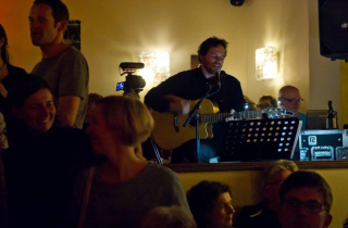 Kevin Klang an der Gitarre