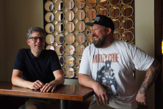 Moderator Harald Kühl (v.l.) und Gastgeber Marcel Beck